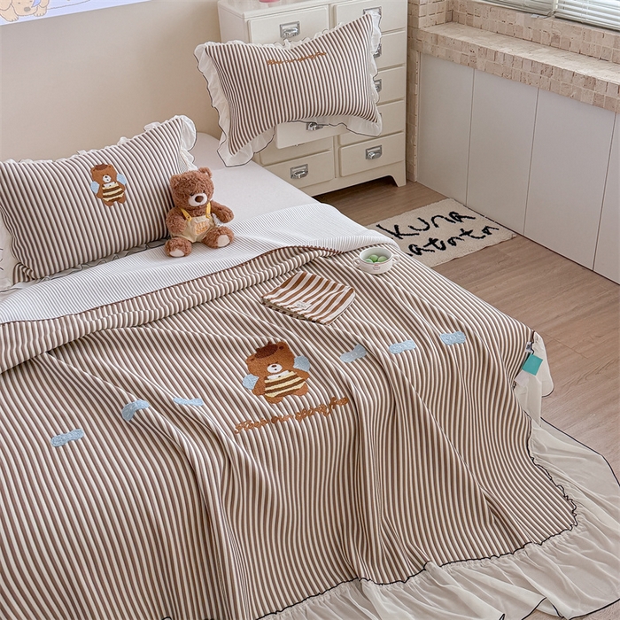 91家纺网 家纺一手货源 找家纺 暖生活 2026新款3DMAX超凉感原创PE冰丝软席子凉席-床裙款 蜜蜂小熊