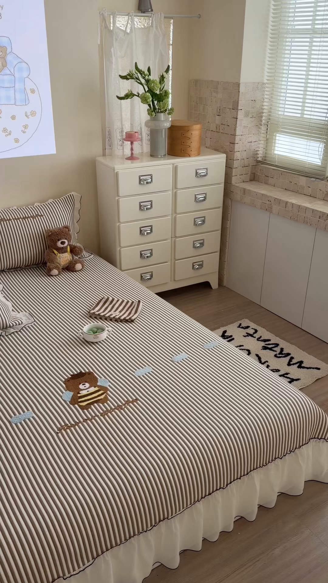 91家纺网 家纺一手货源 找家纺 暖生活 2026新款3DMAX超凉感原创PE冰丝软席子凉席-床裙款 蜜蜂小熊