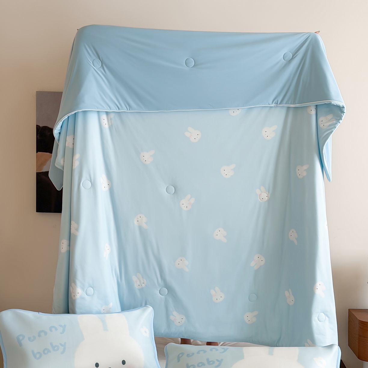 91家纺网 家纺一手货源 找家纺 桃喜 2026新款A类绵绵冰双感夏被夏凉被空调被（一面针织棉一面凉感 夏被海盐蓝小兔