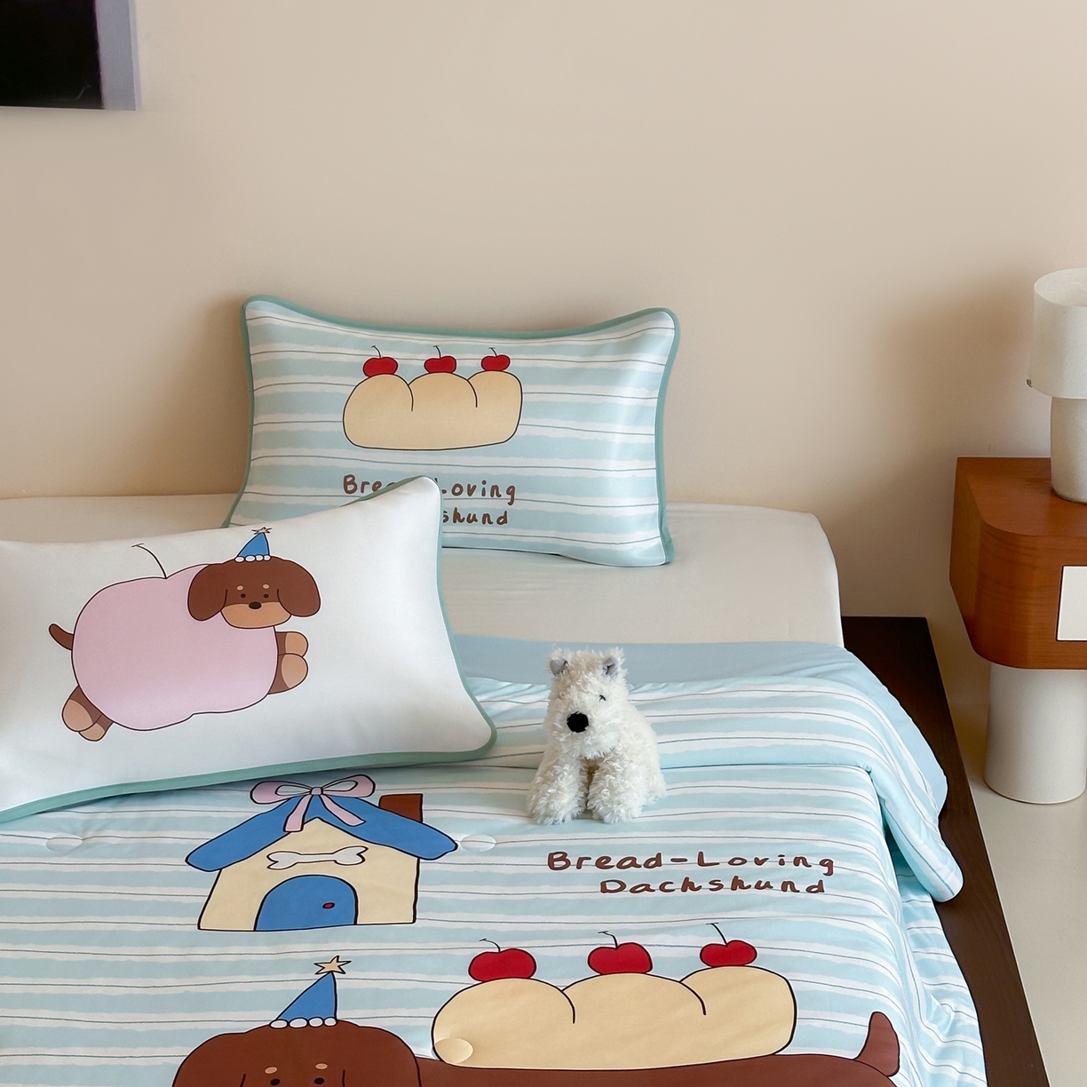 91家纺网 家纺一手货源 找家纺 桃喜 2026新款A类绵绵冰双感夏被夏凉被空调被（一面针织棉一面凉感 夏被面包腊肠狗