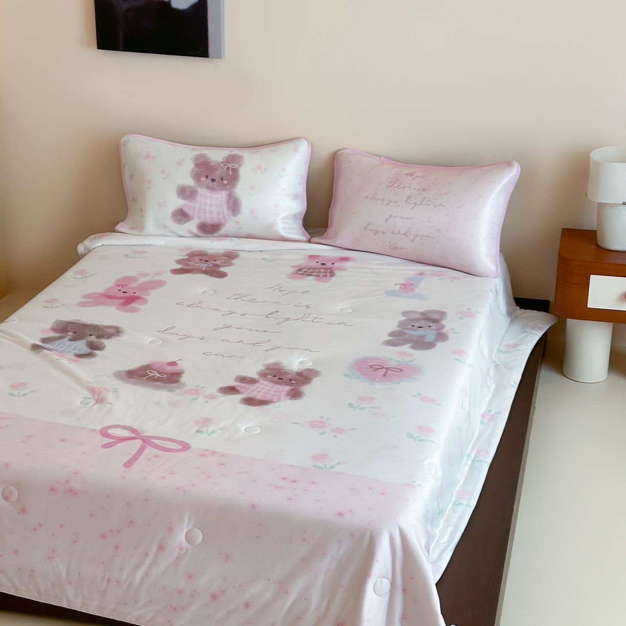 91家纺网 家纺一手货源 找家纺 桃喜 2026新款A类绵绵冰双感夏被夏凉被空调被（一面针织棉一面凉感 夏被小熊来信