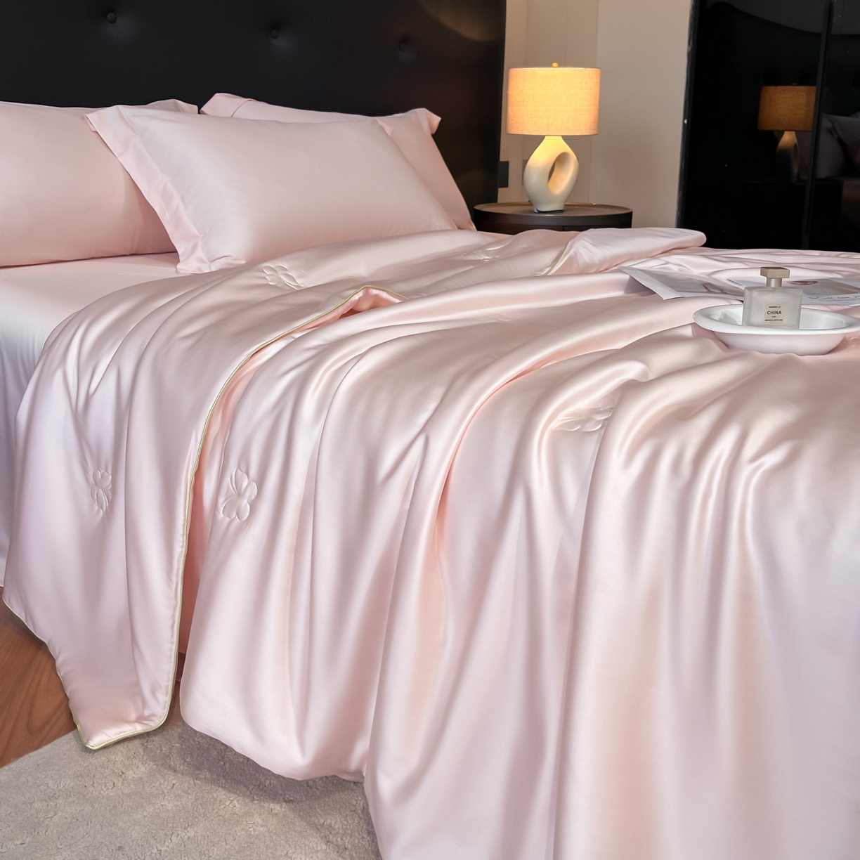 91家纺网 家纺一手货源 找家纺 （总）新方向 2026A类20%蚕丝天丝棉夏被四件套 65%60s兰精天丝 35%100支长绒棉-蝴蝶