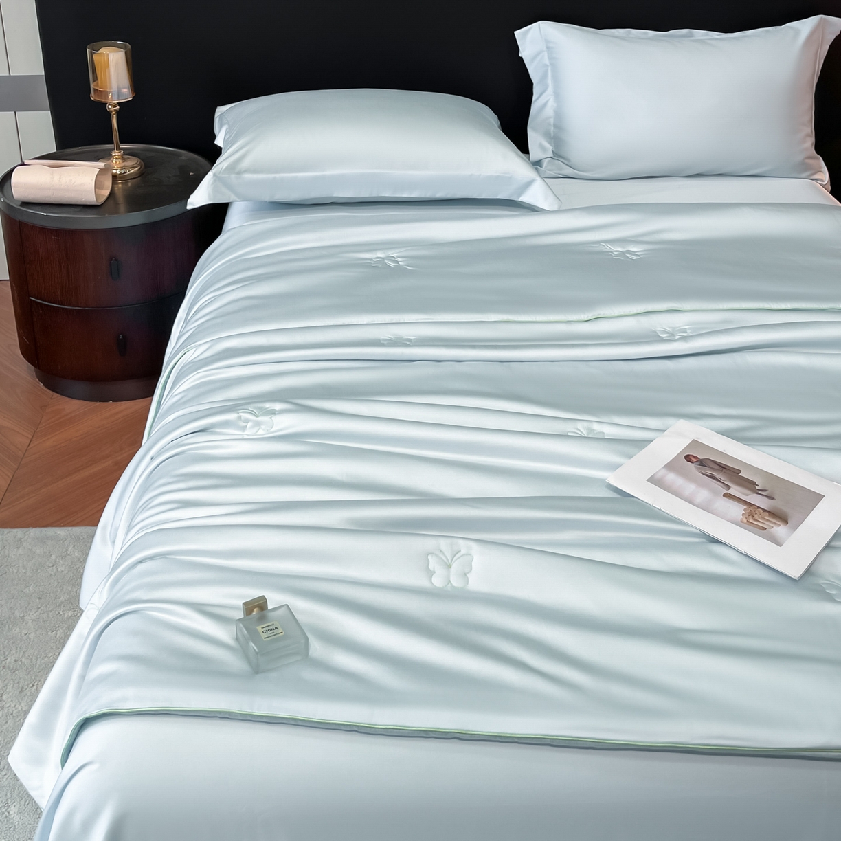 91家纺网 家纺一手货源 找家纺 新方向 2026新款A类20%蚕丝天丝棉夏被四件套蝴蝶系列 蝴蝶-微光蓝