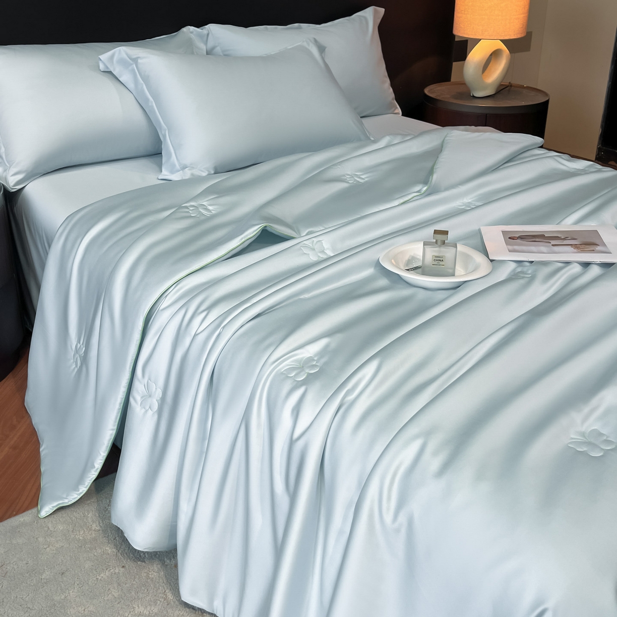 91家纺网 家纺一手货源 找家纺 新方向 2026新款A类20%蚕丝天丝棉夏被四件套蝴蝶系列 蝴蝶-微光蓝