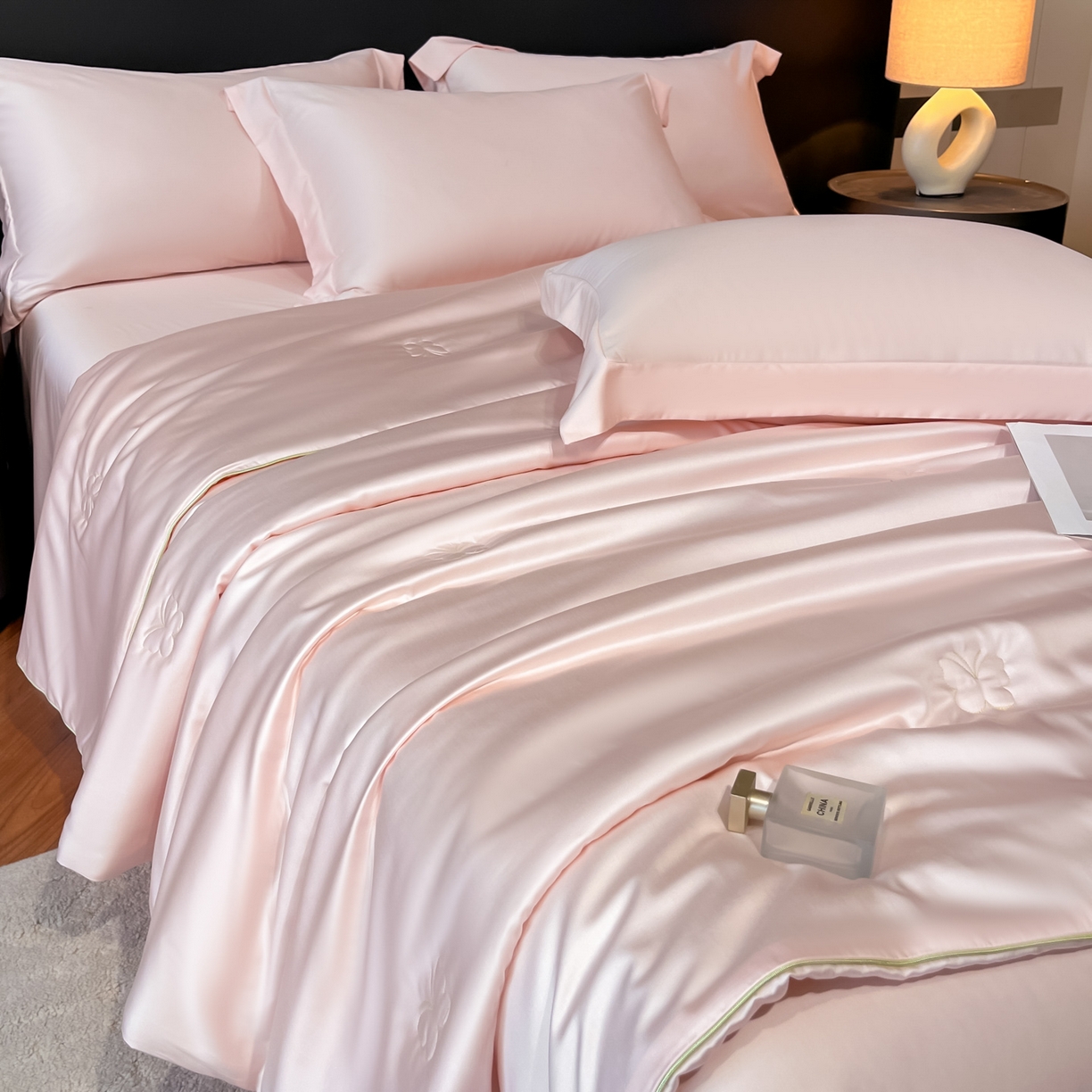 91家纺网 家纺一手货源 找家纺 新方向 2026新款A类20%蚕丝天丝棉夏被四件套蝴蝶系列 蝴蝶-山茶粉