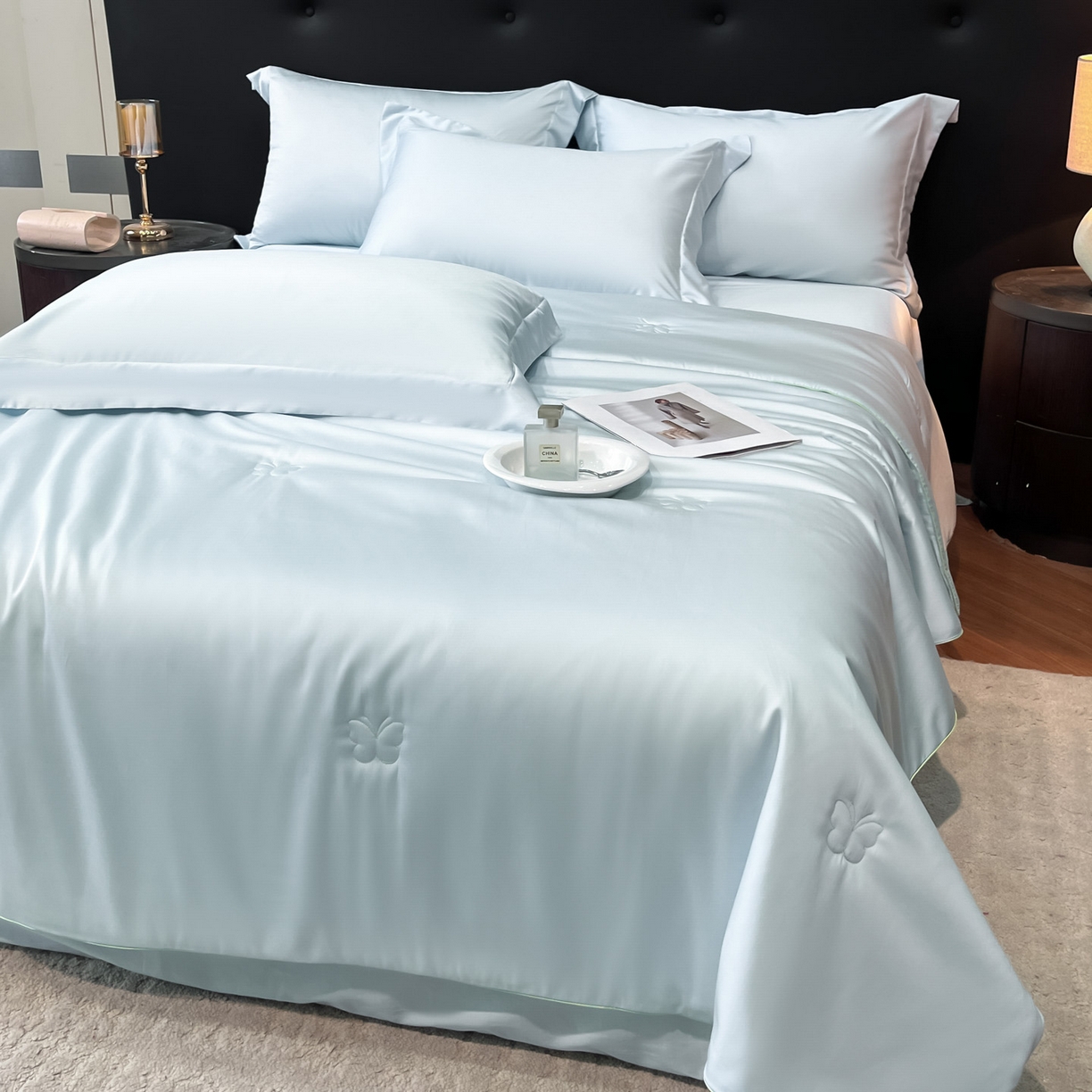 91家纺网 家纺一手货源 找家纺 新方向 2026新款A类20%蚕丝天丝棉夏被四件套蝴蝶系列 蝴蝶-微光蓝