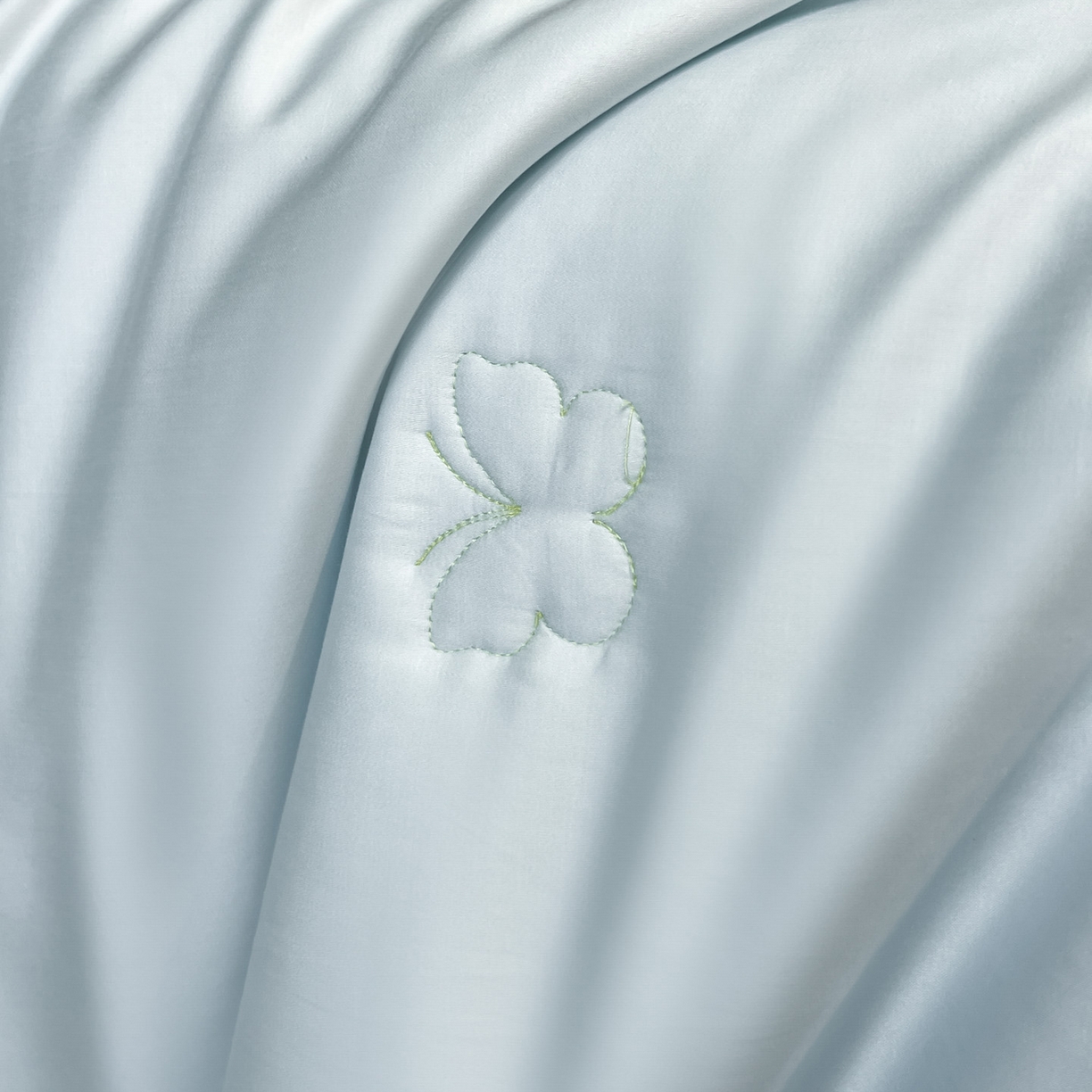 91家纺网 家纺一手货源 找家纺 新方向 2026新款A类20%蚕丝天丝棉夏被四件套蝴蝶系列 蝴蝶-微光蓝