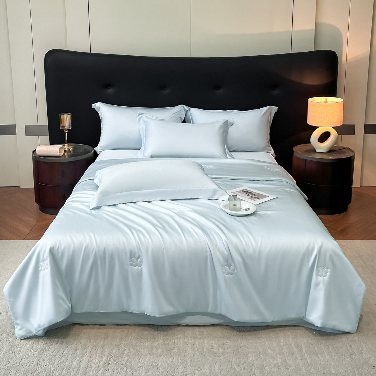 91家纺网 家纺一手货源 找家纺 新方向 2026新款A类20%蚕丝天丝棉夏被四件套蝴蝶系列 蝴蝶-微光蓝