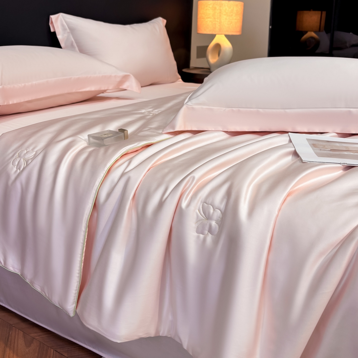 91家纺网 家纺一手货源 找家纺 新方向 2026新款A类20%蚕丝天丝棉夏被四件套蝴蝶系列 蝴蝶-山茶粉