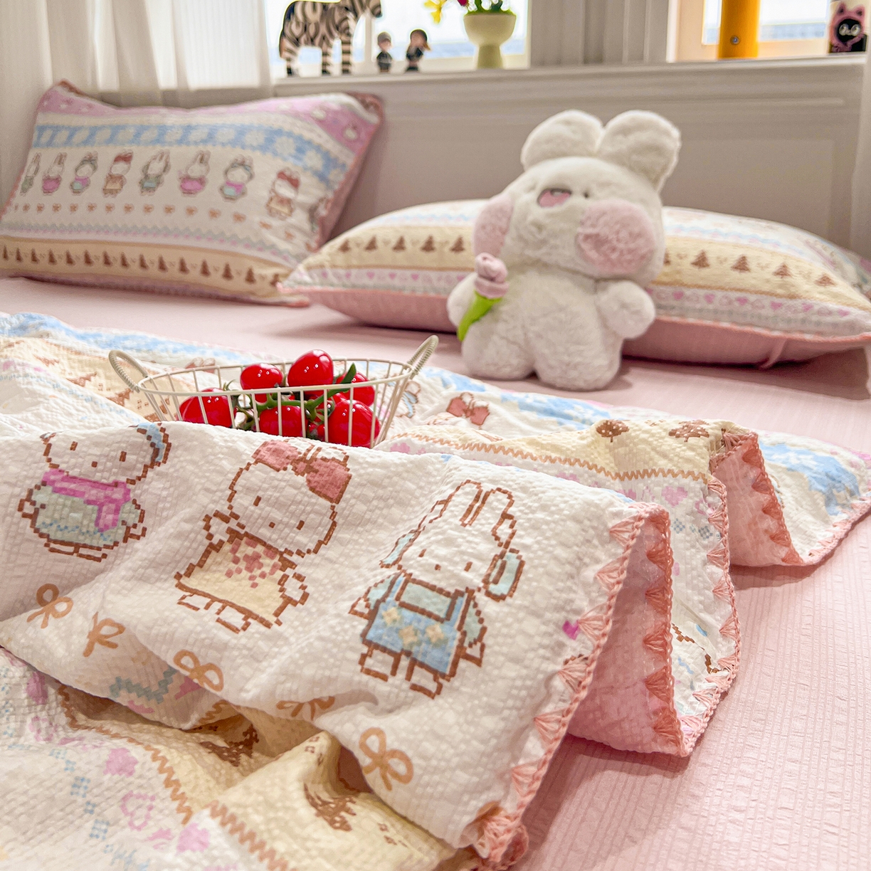 91家纺网 家纺一手货源 找家纺 富米莱（原臻工厂） 2026新款泡芙纱贝壳边夏被夏凉被空调被床盖床裙四件套-欧包系列 欧包-晚安菲菲