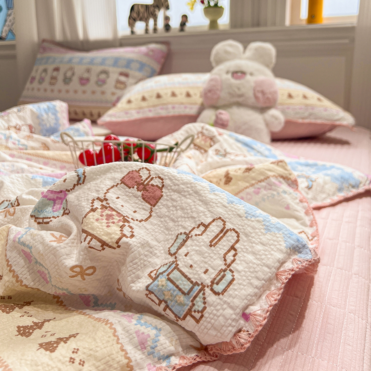 91家纺网 家纺一手货源 找家纺 富米莱（原臻工厂） 2026新款泡芙纱贝壳边夏被夏凉被空调被床盖床裙四件套-欧包系列 欧包-晚安菲菲