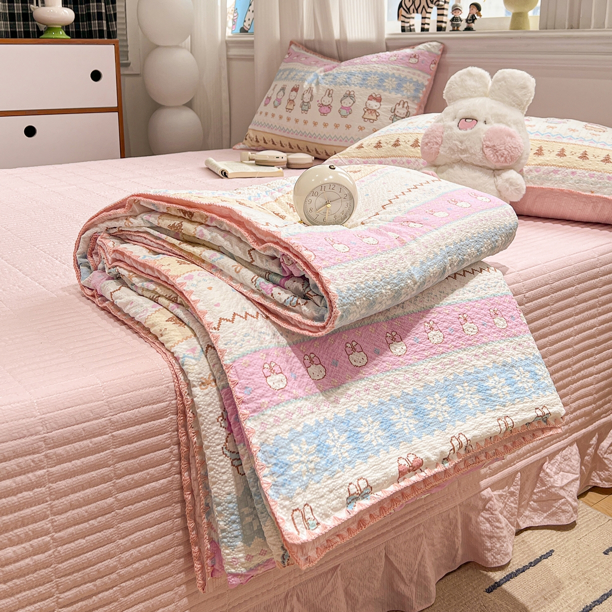 91家纺网 家纺一手货源 找家纺 富米莱（原臻工厂） 2026新款泡芙纱贝壳边夏被夏凉被空调被床盖床裙四件套-欧包系列 欧包-晚安菲菲