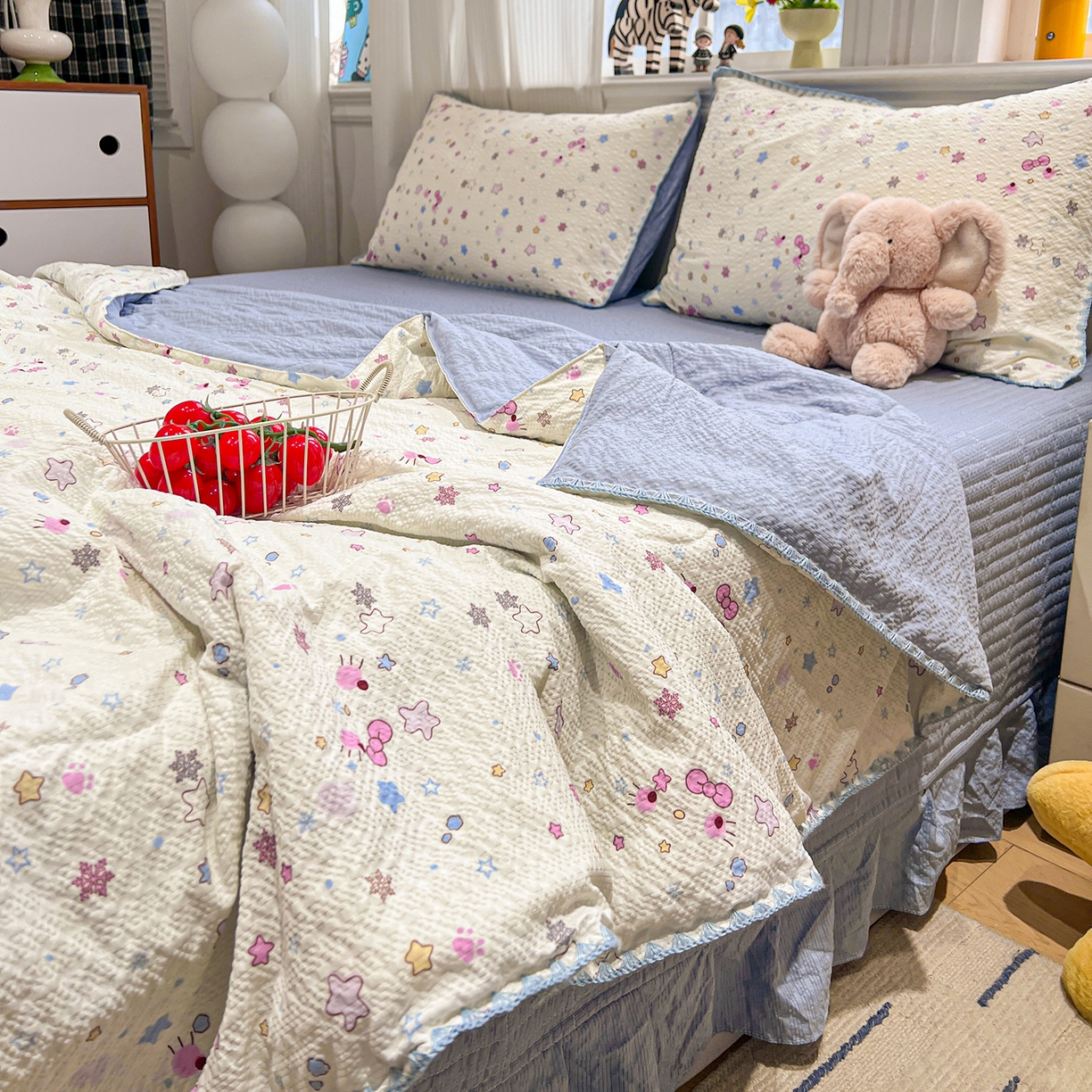 91家纺网 家纺一手货源 找家纺 富米莱（原臻工厂） 2026新款泡芙纱贝壳边夏被夏凉被空调被床盖床裙四件套-欧包系列 欧包-躲猫猫