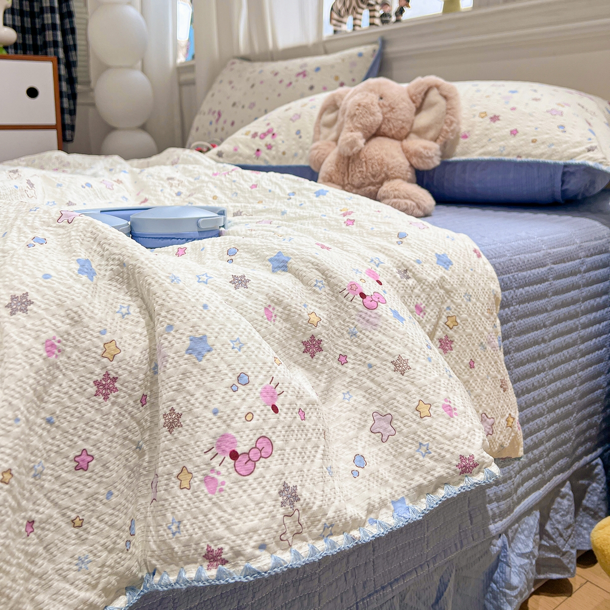 91家纺网 家纺一手货源 找家纺 富米莱（原臻工厂） 2026新款泡芙纱贝壳边夏被夏凉被空调被床盖床裙四件套-欧包系列 欧包-躲猫猫