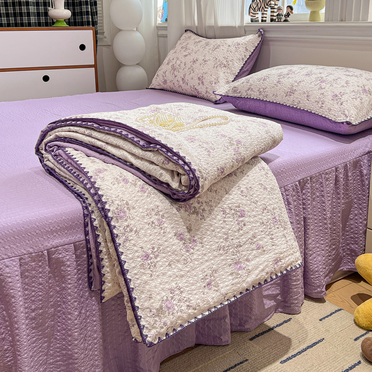 91家纺网 家纺一手货源 找家纺 富米莱（原臻工厂） 2026新款泡芙纱贝壳边夏被夏凉被空调被床盖床裙四件套-欧包系列 欧包-柔紫碎花屿
