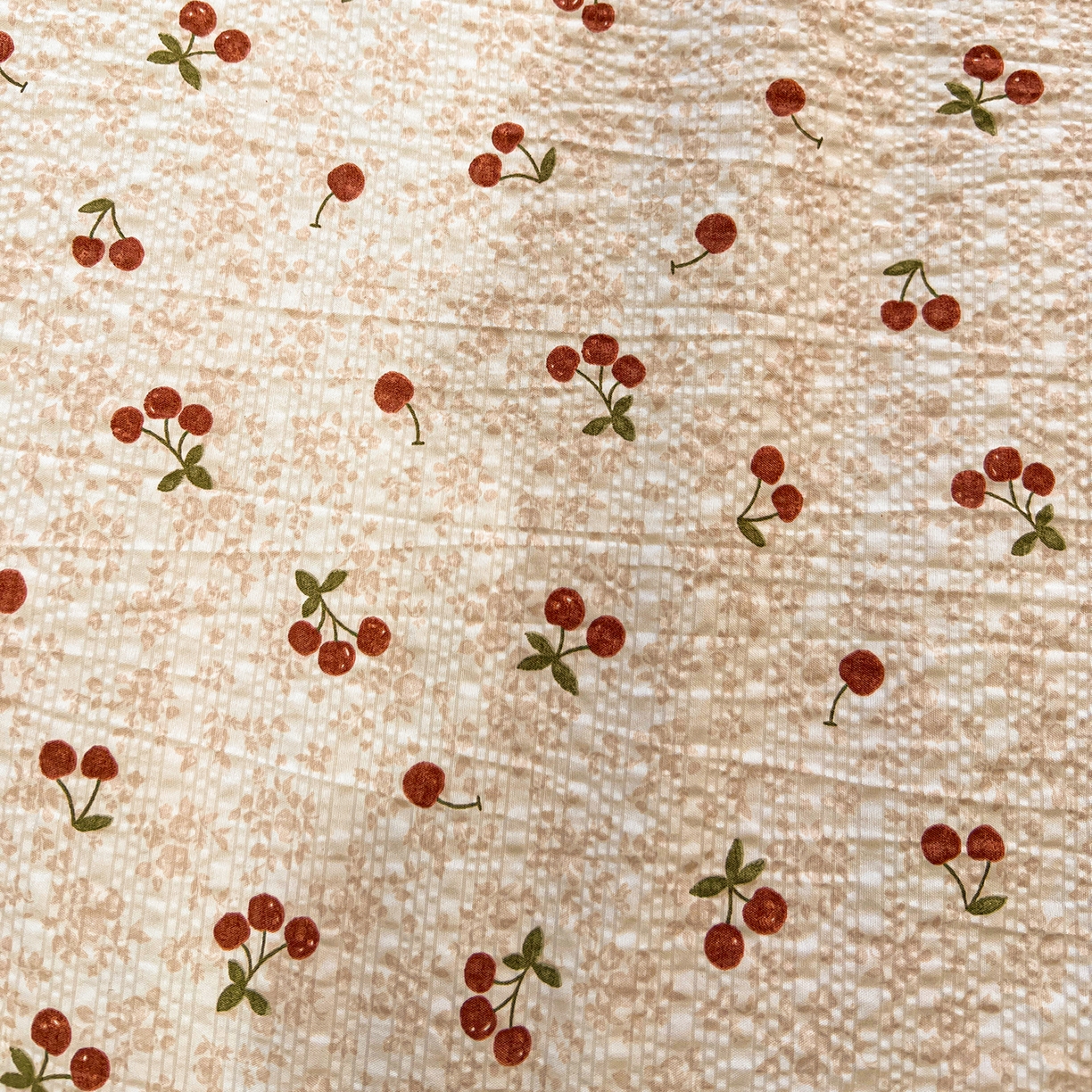 91家纺网 家纺一手货源 找家纺 富米莱（原臻工厂） 2026新款泡芙纱贝壳边夏被夏凉被空调被床盖床裙四件套-欧包系列 欧包-酒渍樱桃