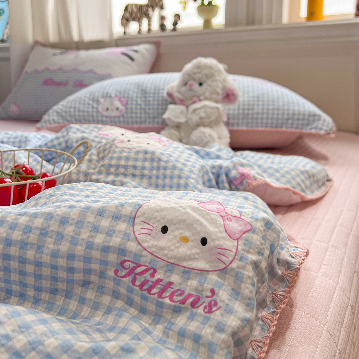 91家纺网 家纺一手货源 找家纺 富米莱（原臻工厂） 2026新款泡芙纱贝壳边夏被夏凉被空调被床盖床裙四件套-欧包系列 欧包-轻语小猫