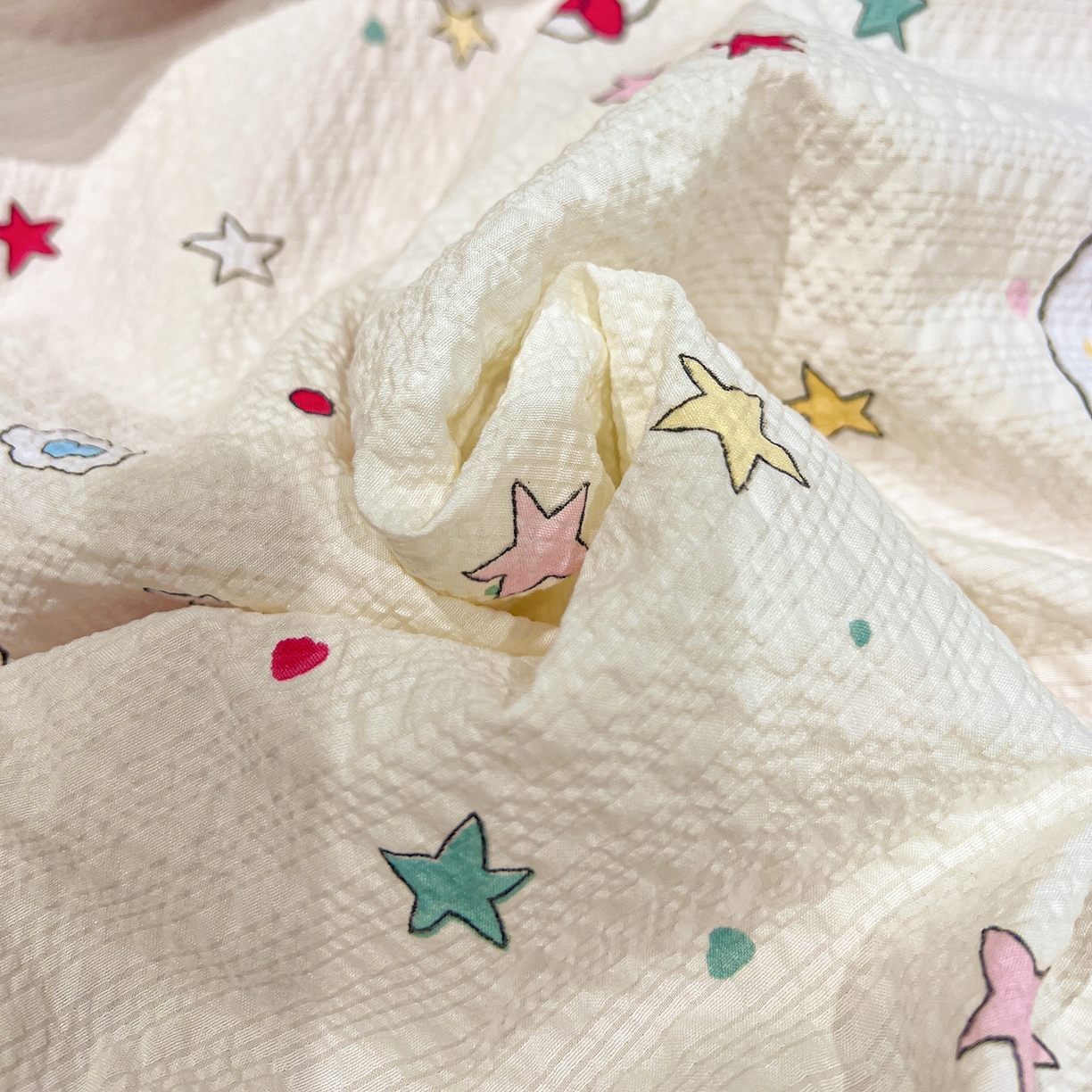 91家纺网 家纺一手货源 找家纺 富米莱（原臻工厂） 2026新款泡芙纱贝壳边夏被夏凉被空调被床盖床裙四件套-欧包系列 欧包-星芒凯蒂