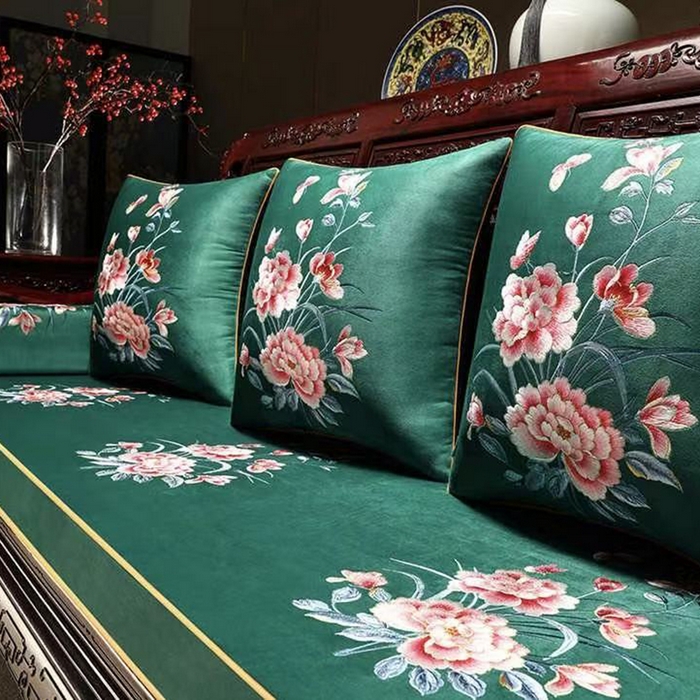 91家纺网 家纺一手货源 找家纺 （总）多米家居 2026新款定制红木-绒布刺绣坐垫、抱枕、桌旗，海绵，乳胶（2-3天货期，定制尺寸联系商家）
