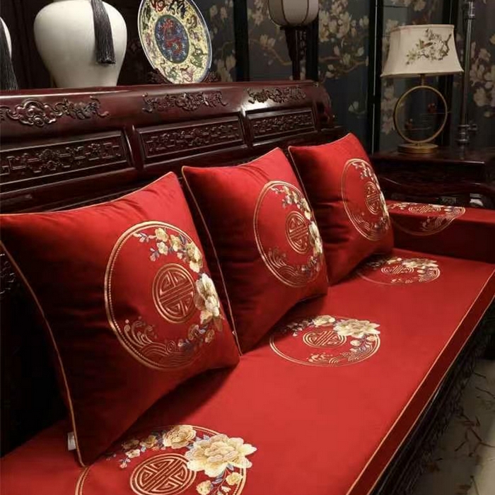 91家纺网 家纺一手货源 找家纺 （总）多米家居 2026新款定制红木-绒布刺绣坐垫、抱枕、桌旗，海绵，乳胶（2-3天货期，定制尺寸联系商家）