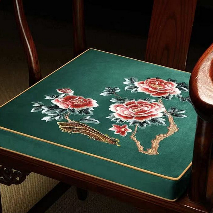 91家纺网 家纺一手货源 找家纺 （总）多米家居 2026新款定制红木-绒布刺绣坐垫、抱枕、桌旗，海绵，乳胶（2-3天货期，定制尺寸联系商家）