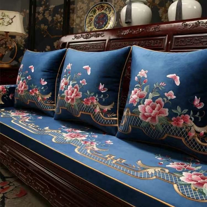 多米家居 2026新款定制红木-绒布刺绣坐垫、抱枕、桌旗，海绵，乳胶（2-3天货期，定制尺寸联系商家） 化茧成蝶-深蓝