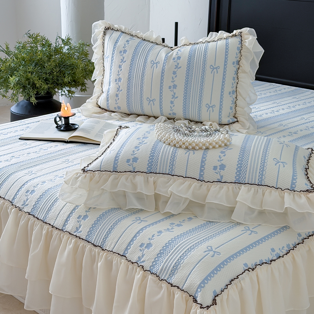 91家纺网 家纺一手货源 找家纺 山茶家居-原创设计（原山茶家纺） 2026新款A类提花华夫格床盖款凉席三件套-罗马假日 罗马假日-浅蓝