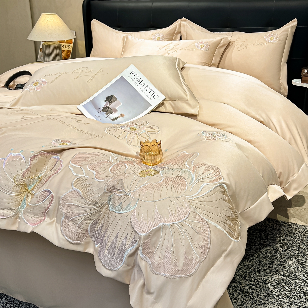 91家纺网 家纺一手货源 找家纺 色鬼布艺高端家居主号 2026新款水洗冰丝刺绣四件套花颜系列 花颜-金咖