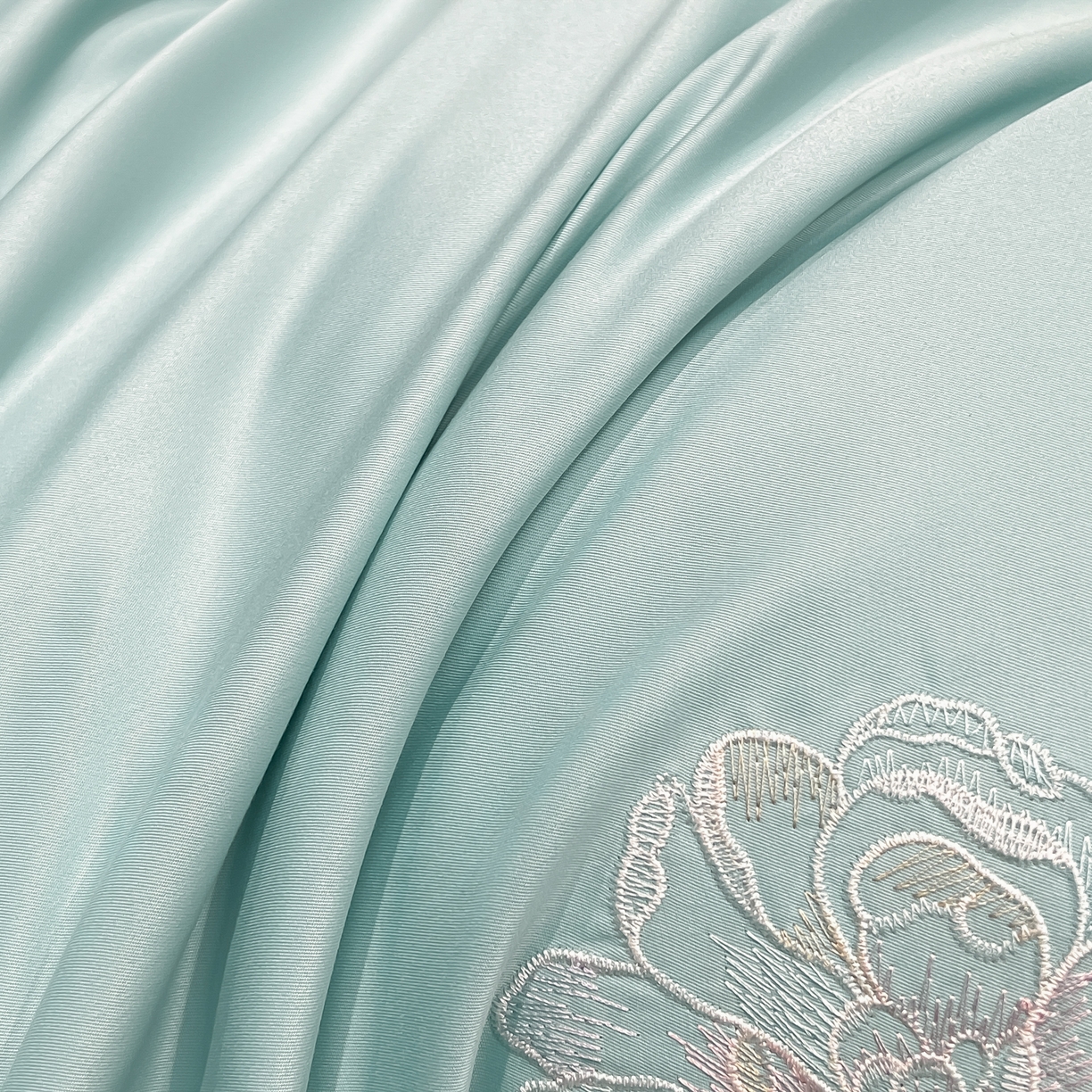 91家纺网 家纺一手货源 找家纺 色鬼布艺高端家居主号 2026新款水洗冰丝刺绣四件套花颜系列 花颜-梵星兰