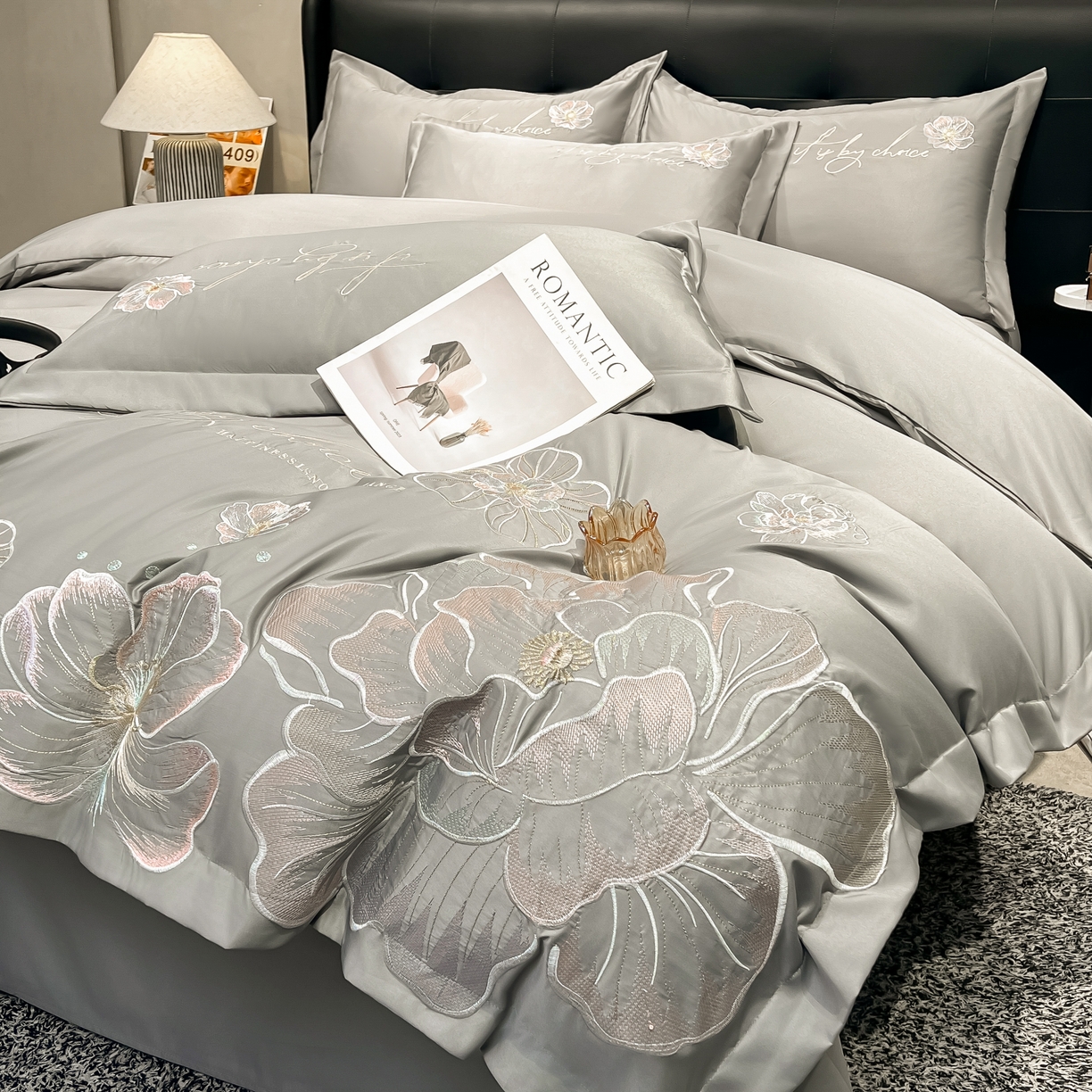 91家纺网 家纺一手货源 找家纺 色鬼布艺高端家居主号 2026新款水洗冰丝刺绣四件套花颜系列 花颜-高级灰