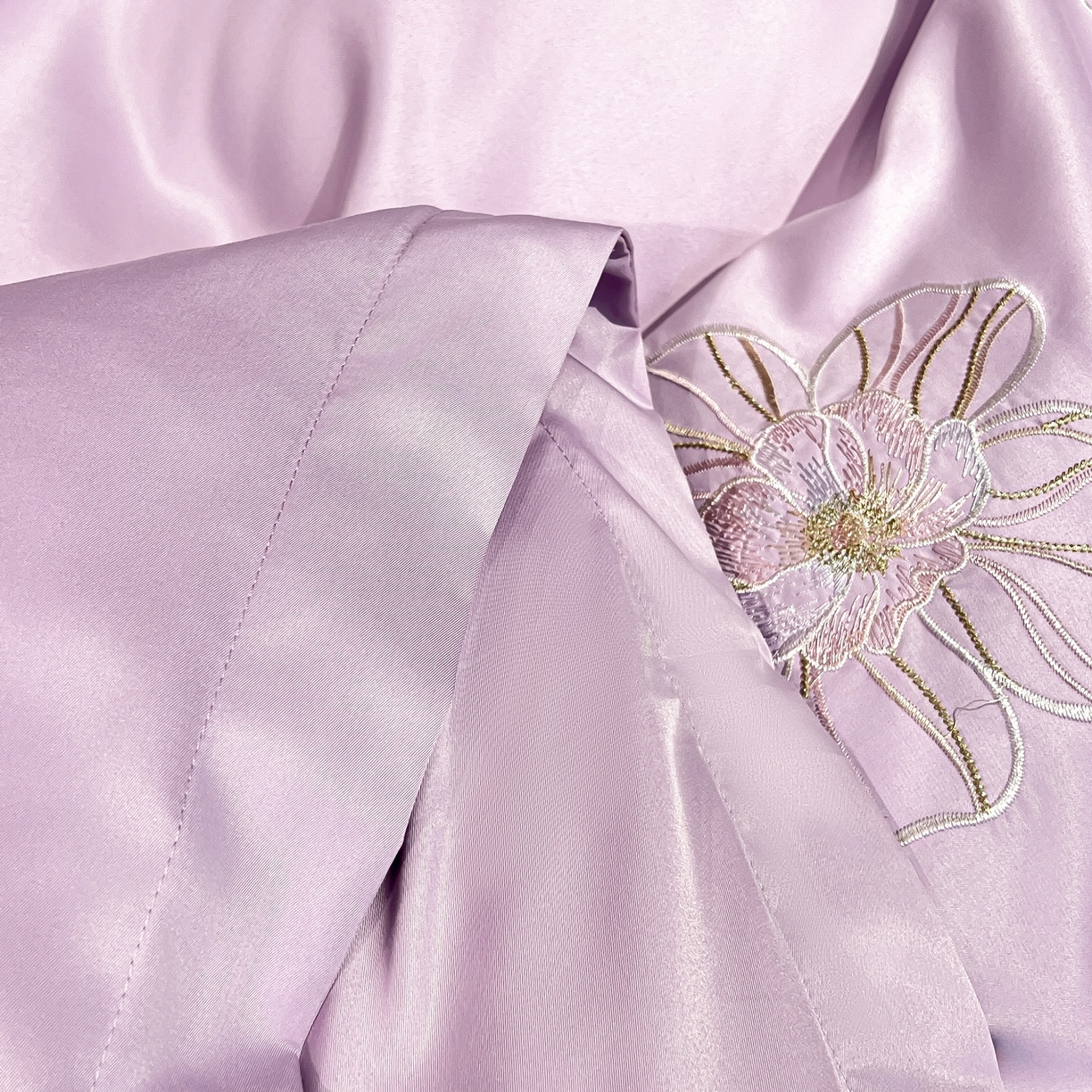 91家纺网 家纺一手货源 找家纺 色鬼布艺高端家居主号 2026新款水洗冰丝刺绣四件套花颜系列 花颜-芋泥紫