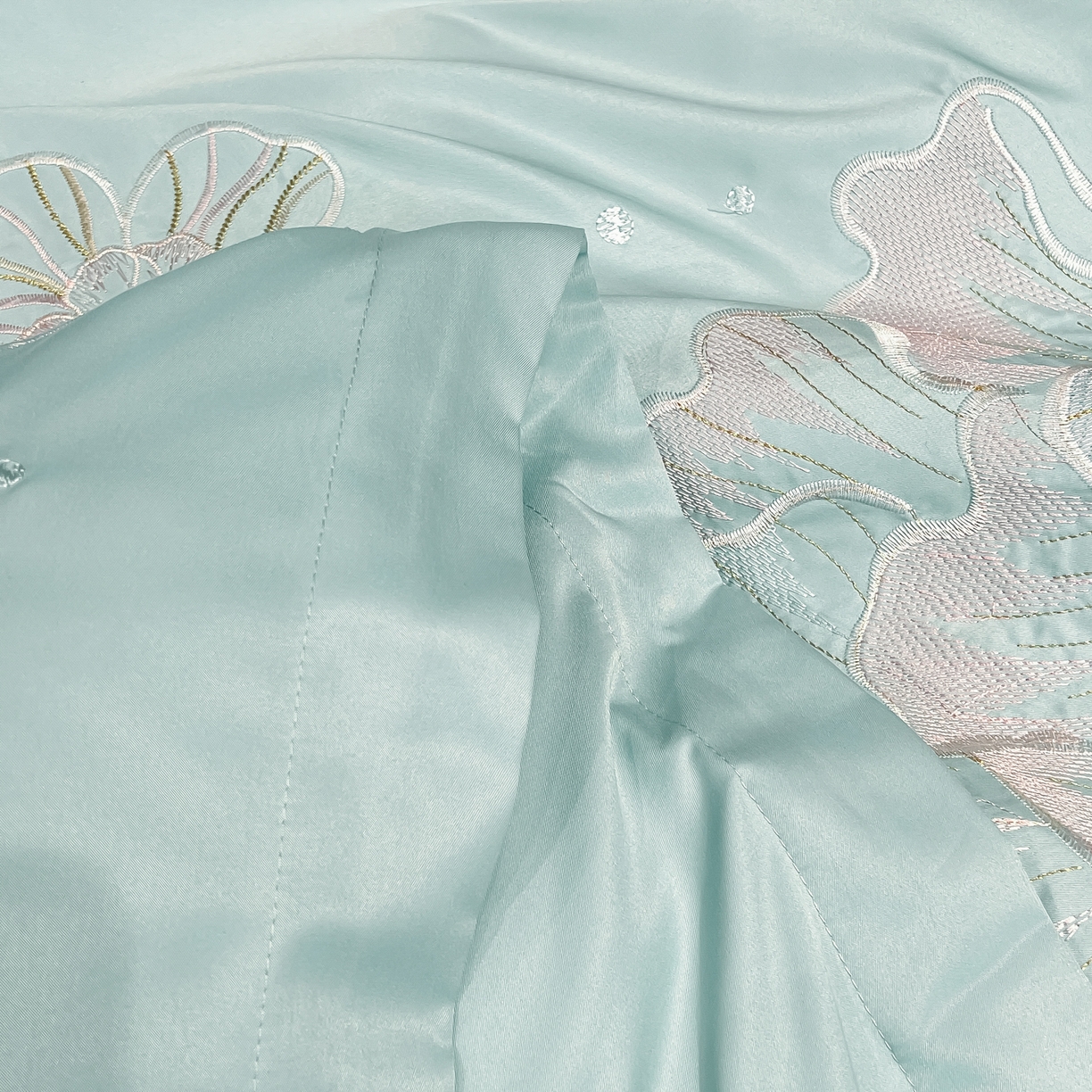 91家纺网 家纺一手货源 找家纺 色鬼布艺高端家居主号 2026新款水洗冰丝刺绣四件套花颜系列 花颜-梵星兰