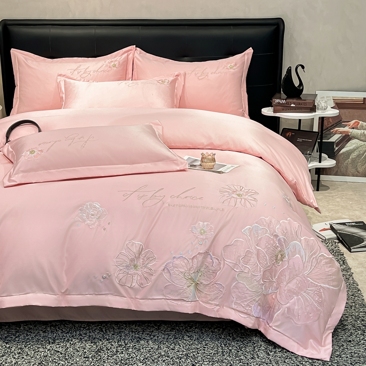 91家纺网 家纺一手货源 找家纺 色鬼布艺高端家居主号 2026新款水洗冰丝刺绣四件套花颜系列 花颜-温柔粉