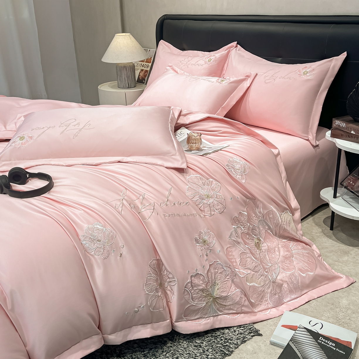 91家纺网 家纺一手货源 找家纺 色鬼布艺高端家居主号 2026新款水洗冰丝刺绣四件套花颜系列 花颜-温柔粉