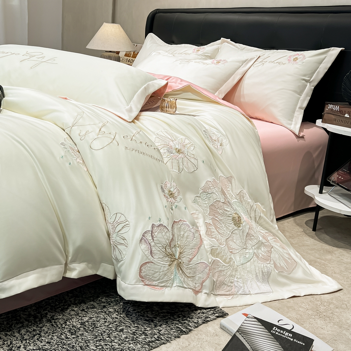 91家纺网 家纺一手货源 找家纺 色鬼布艺高端家居主号 2026新款水洗冰丝刺绣四件套花颜系列 花颜-白桃