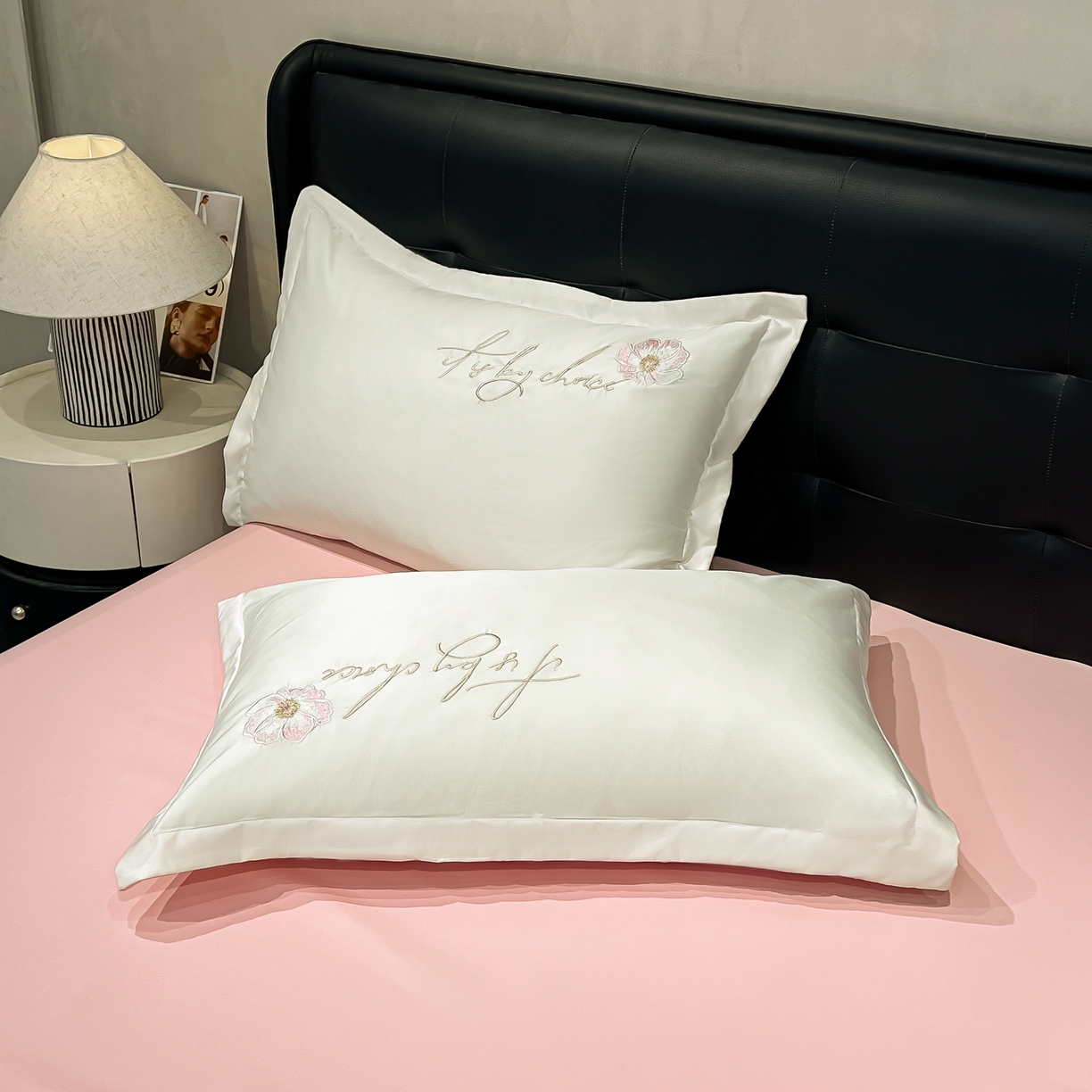 91家纺网 家纺一手货源 找家纺 色鬼布艺高端家居主号 2026新款水洗冰丝刺绣四件套花颜系列 花颜-白桃