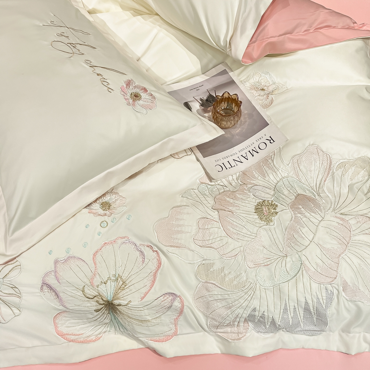 91家纺网 家纺一手货源 找家纺 色鬼布艺高端家居主号 2026新款水洗冰丝刺绣四件套花颜系列 花颜-白桃