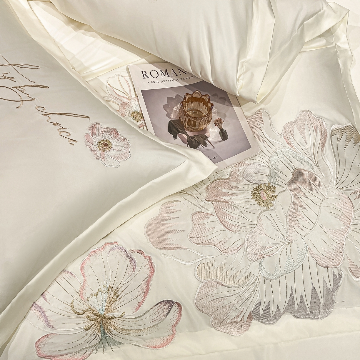 91家纺网 家纺一手货源 找家纺 色鬼布艺高端家居主号 2026新款水洗冰丝刺绣四件套花颜系列 花颜-纯洁白