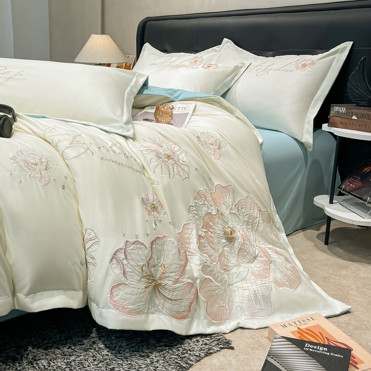 91家纺网 家纺一手货源 找家纺 色鬼布艺高端家居主号 2026新款水洗冰丝刺绣四件套花颜系列 花颜-白兰