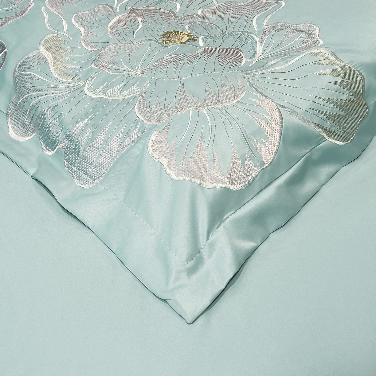 91家纺网 家纺一手货源 找家纺 色鬼布艺高端家居主号 2026新款水洗冰丝刺绣四件套花颜系列 花颜-梵星兰