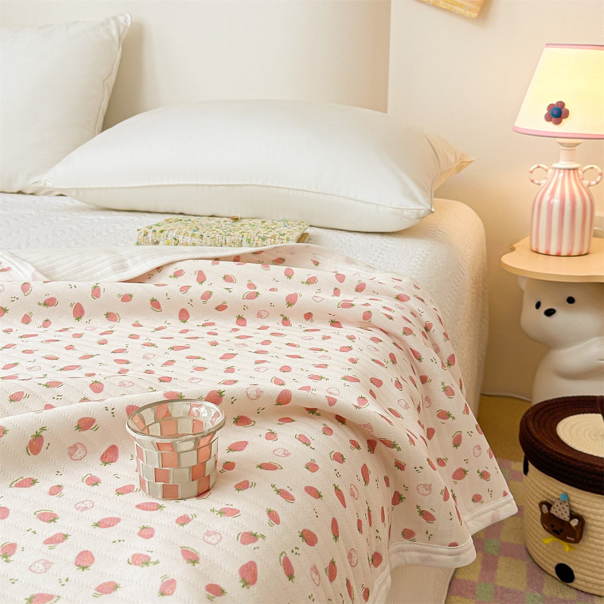 91家纺网 家纺一手货源 找家纺 布凡家居 2026款A类全棉纯棉空气印花夏被盖毯幼儿园午睡盖毯 儿童盖毯-草莓多多