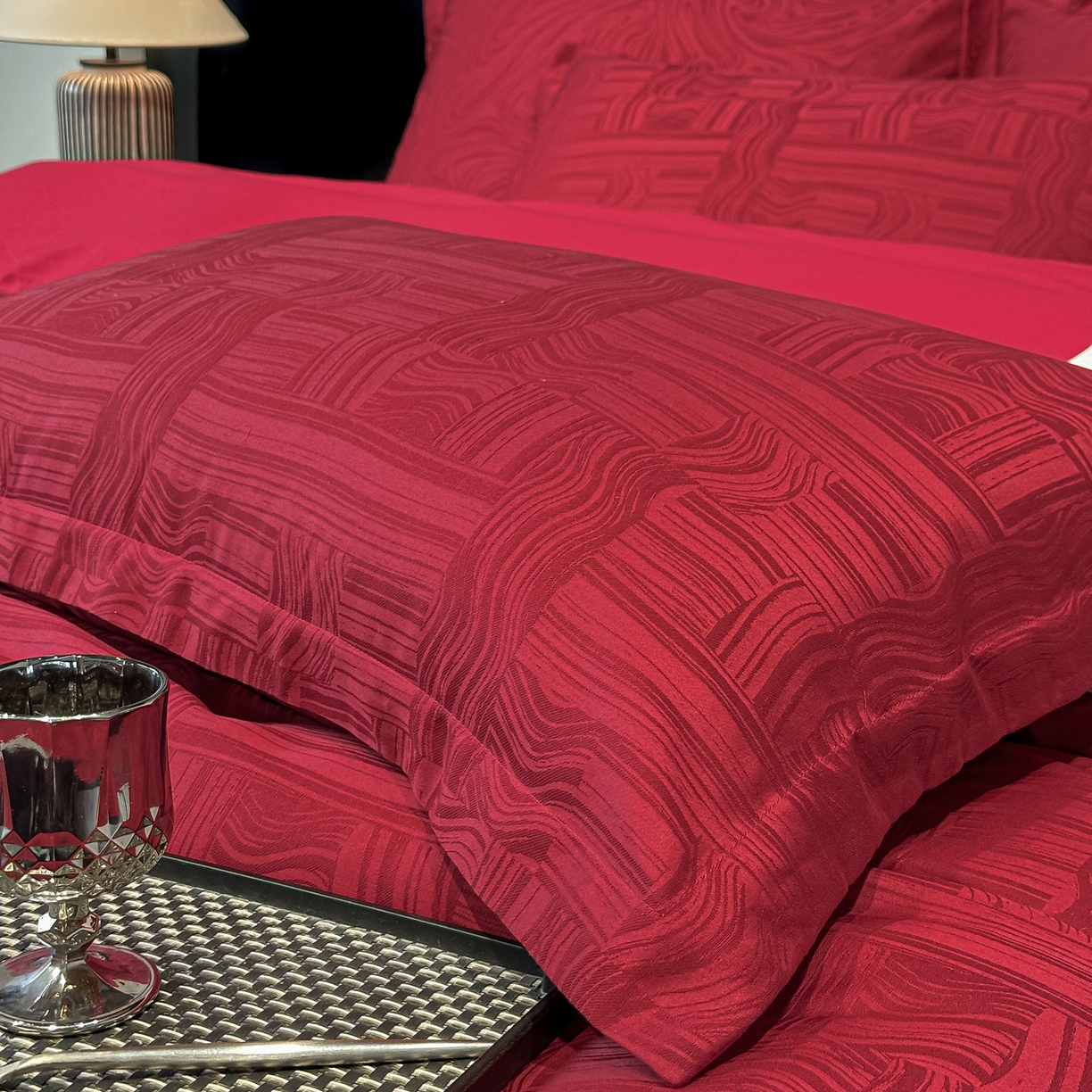 91家纺网 家纺一手货源 找家纺 （总）宅家居 2026新款婚庆系列A类A版60支立体浮雕贡缎提花光泽绸缎感B版长绒棉纯棉四件套