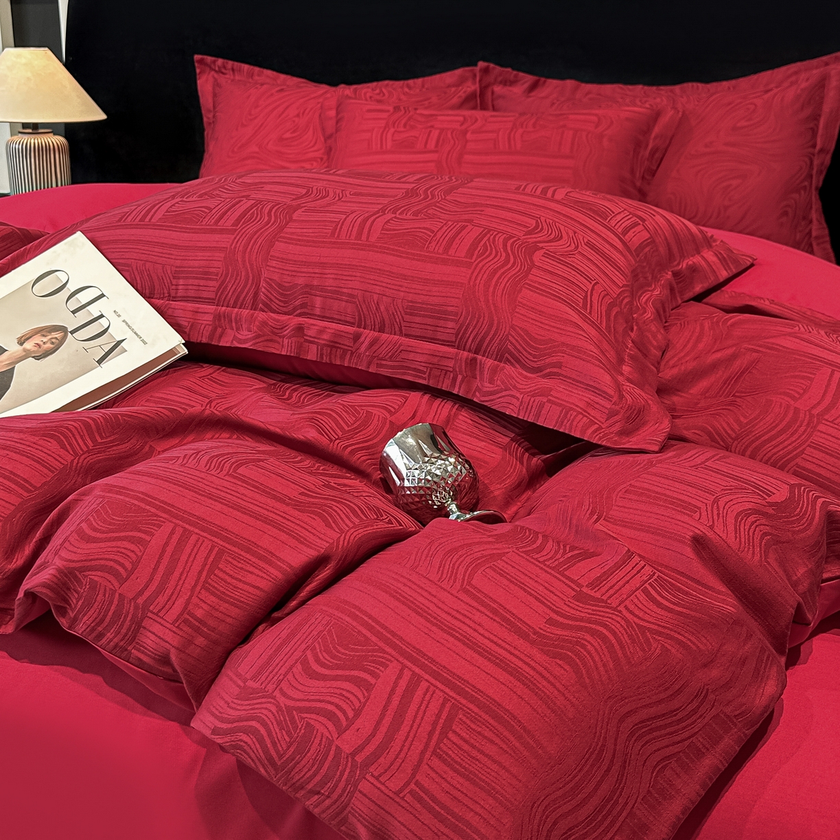 91家纺网 家纺一手货源 找家纺 （总）宅家居 2026新款婚庆系列A类A版60支立体浮雕贡缎提花光泽绸缎感B版长绒棉纯棉四件套