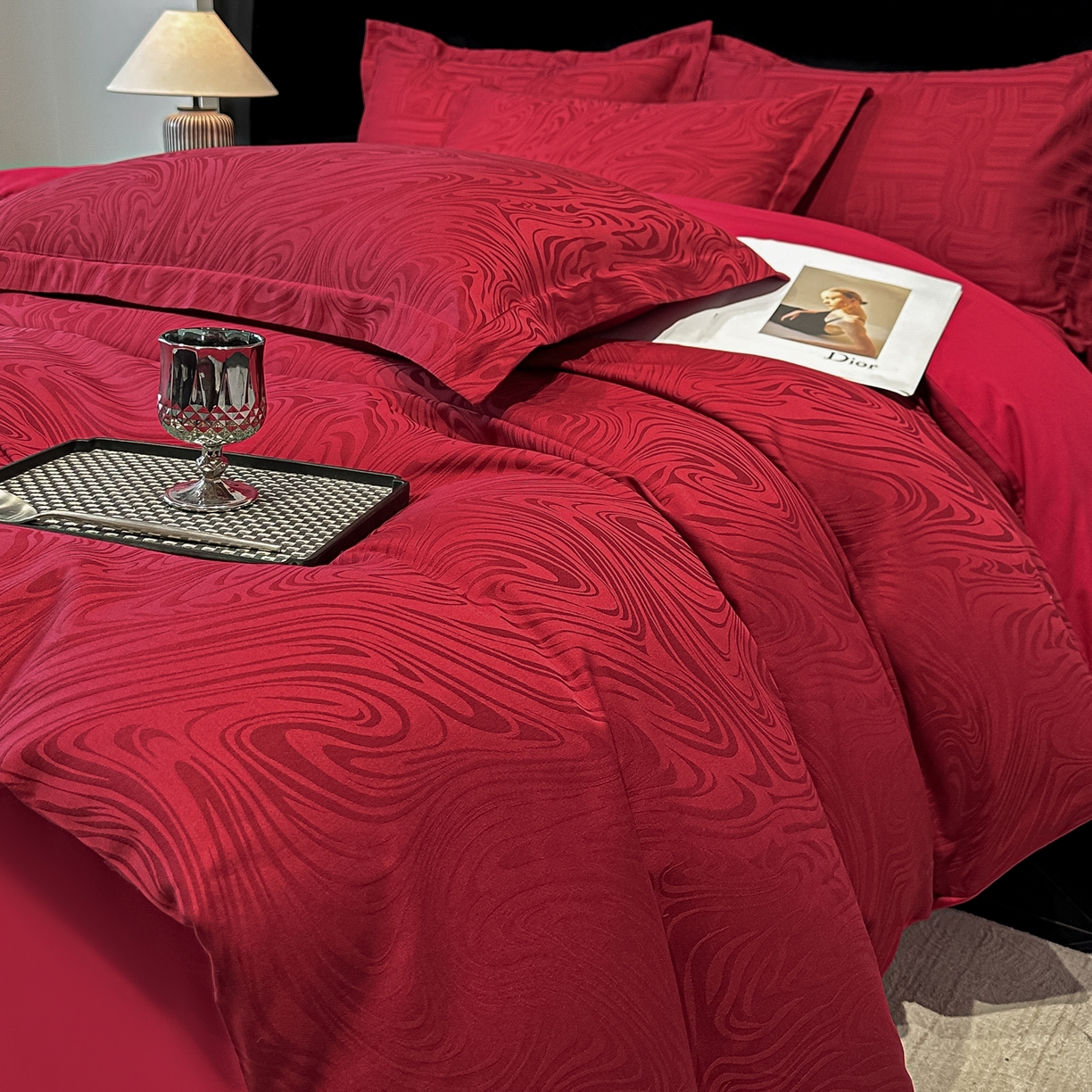 宅家居 2026新款婚庆系列A类A版60支立体浮雕贡缎提花光泽绸缎感B版长绒棉纯棉四件套 凯迪娜-红
