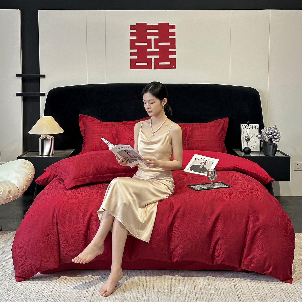 91家纺网 家纺一手货源 找家纺 宅家居 2026新款婚庆系列A类A版60支立体浮雕贡缎提花光泽绸缎感B版长绒棉纯棉四件套 凯迪娜-红