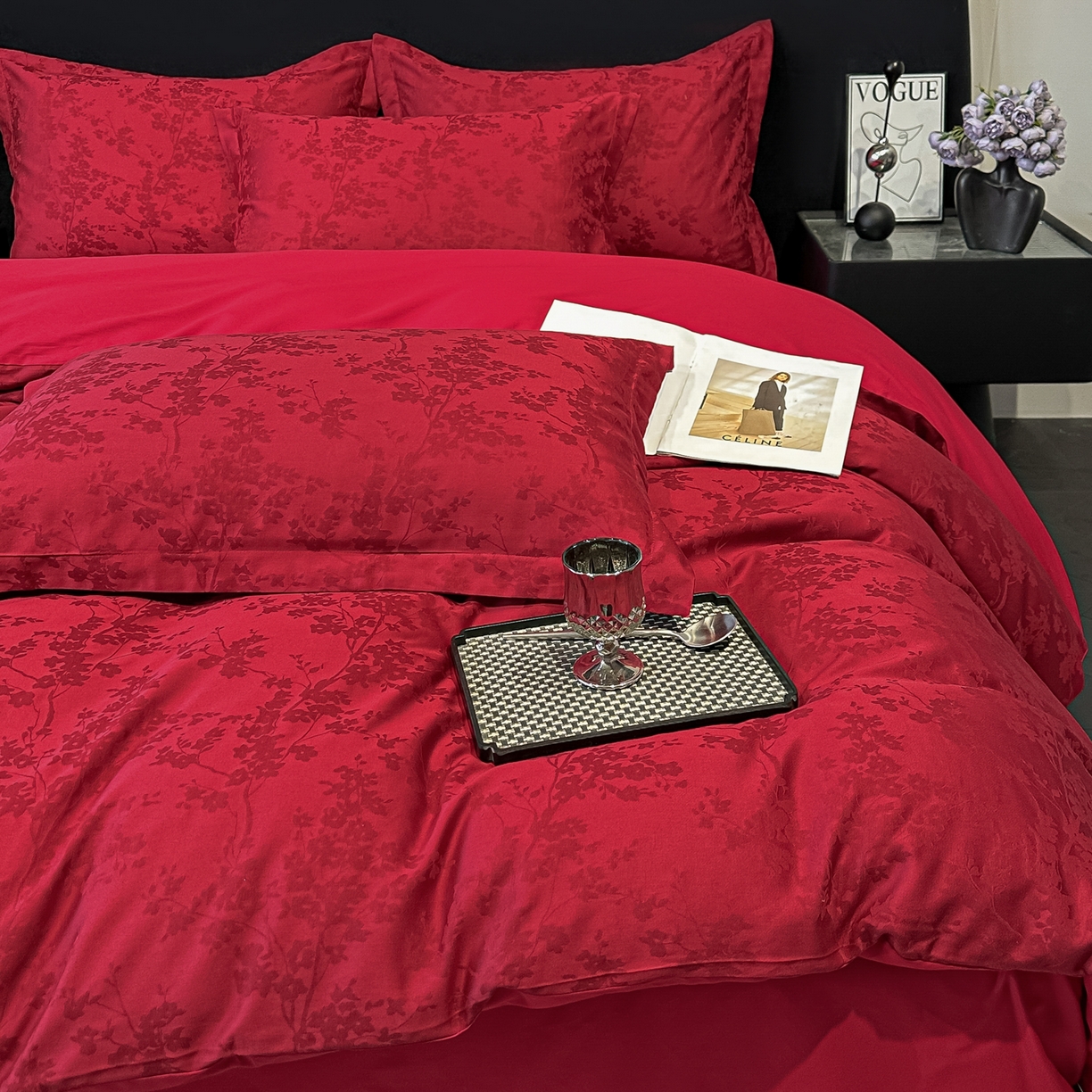 91家纺网 家纺一手货源 找家纺 宅家居 2026新款婚庆系列A类A版60支立体浮雕贡缎提花光泽绸缎感B版长绒棉纯棉四件套 梦幻花园-红