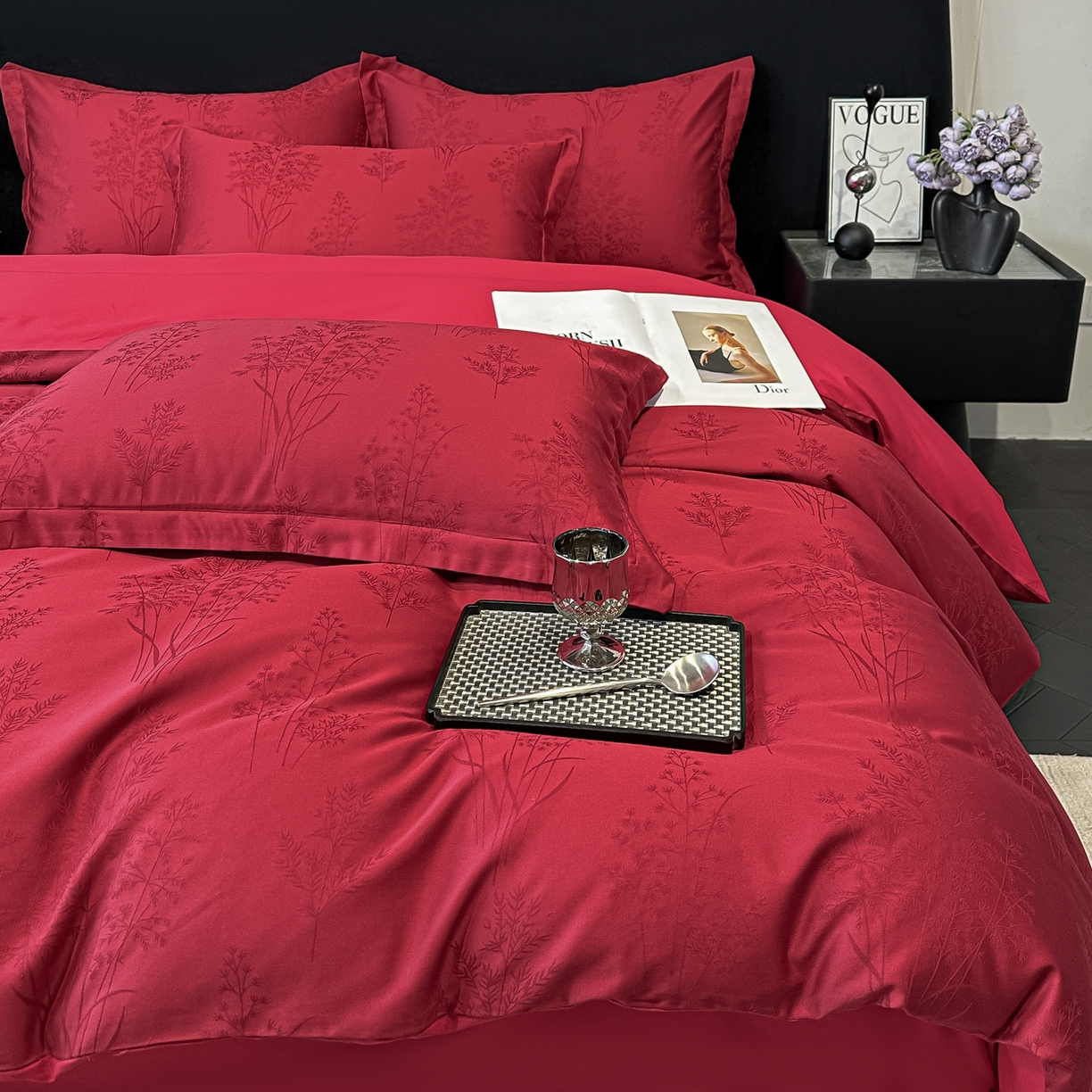 91家纺网 家纺一手货源 找家纺 宅家居 2026新款婚庆系列A类A版60支立体浮雕贡缎提花光泽绸缎感B版长绒棉纯棉四件套 清风颂雅-红