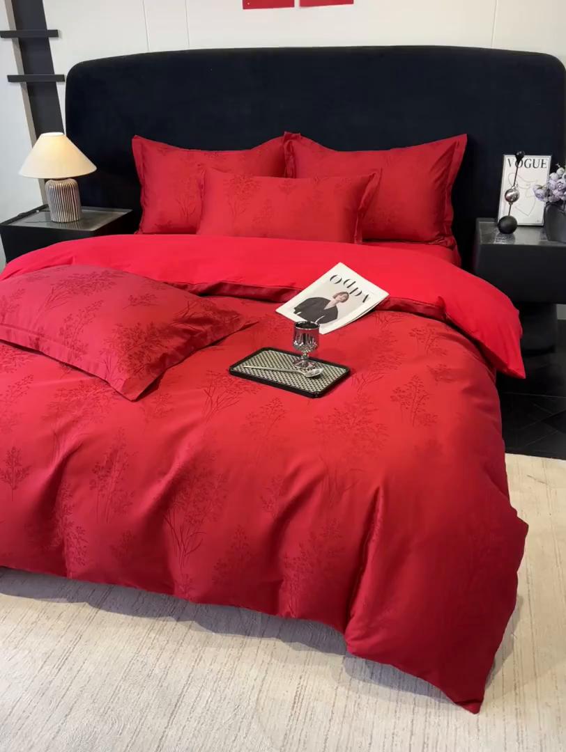 91家纺网 家纺一手货源 找家纺 宅家居 2026新款婚庆系列A类A版60支立体浮雕贡缎提花光泽绸缎感B版长绒棉纯棉四件套 清风颂雅-红