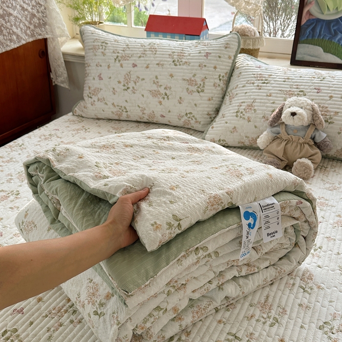 91家纺网 家纺一手货源 找家纺 （总）初念 2026新款高品质A类泡芙纱床盖夏被四件套-青提系列（晚风渐热，温柔续夏）