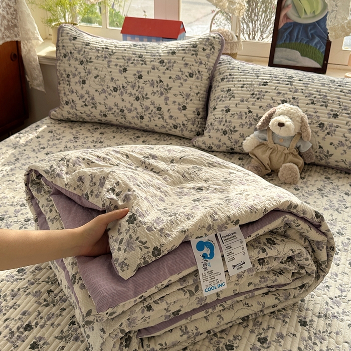 91家纺网 家纺一手货源 找家纺 （总）初念 2026新款高品质A类泡芙纱床盖夏被四件套-青提系列（晚风渐热，温柔续夏）